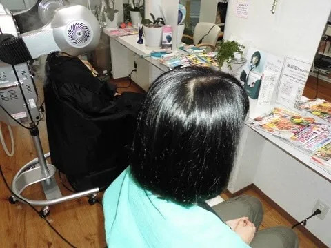 無刺激にこだわる地肌ケアカラー